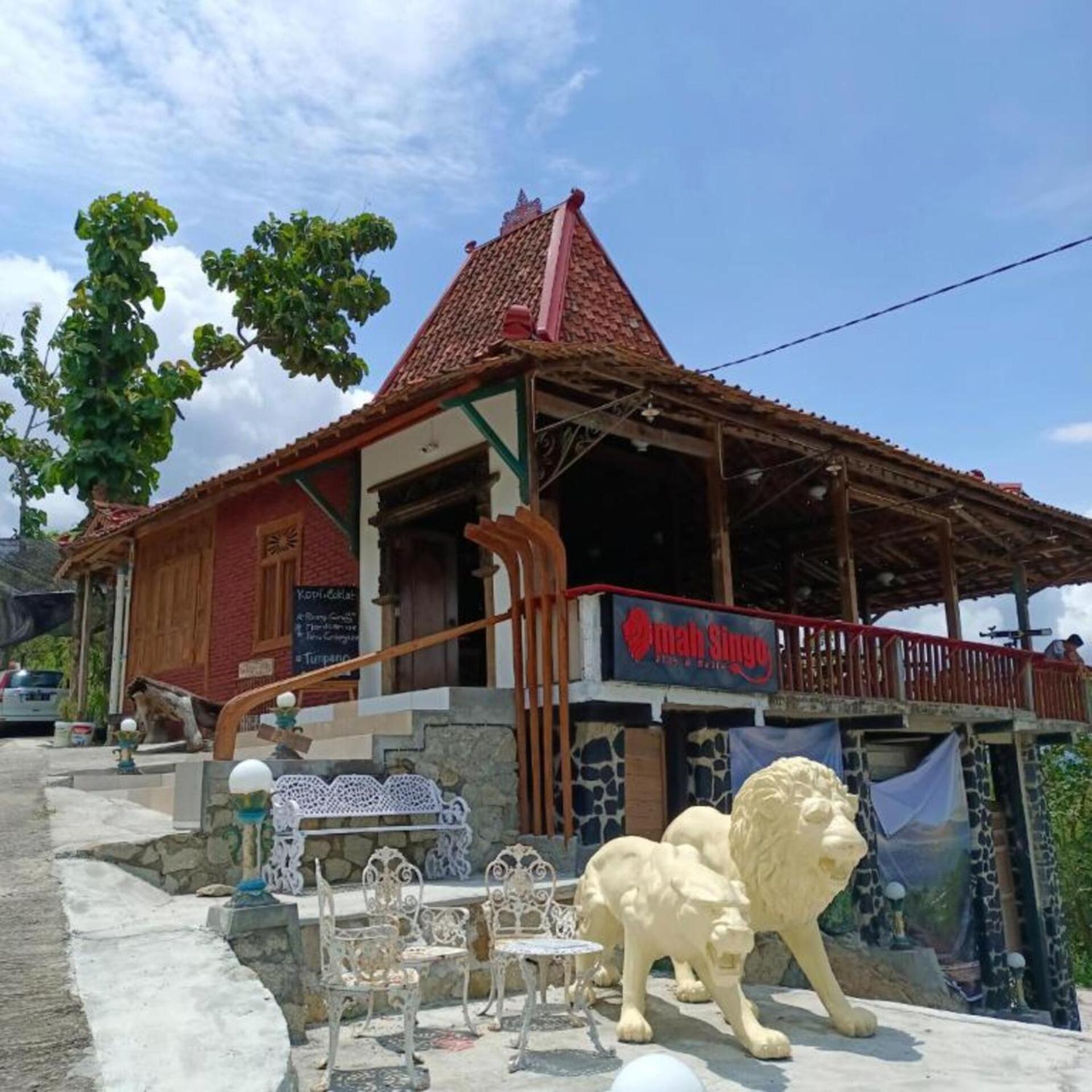 Omah Singo Stay & Resto Yogyakarta Bantul Exterior photo